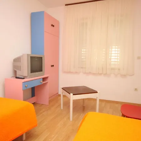 6806b Apartment