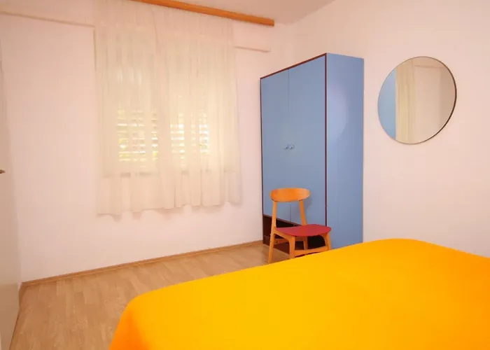 Apartment 6806b